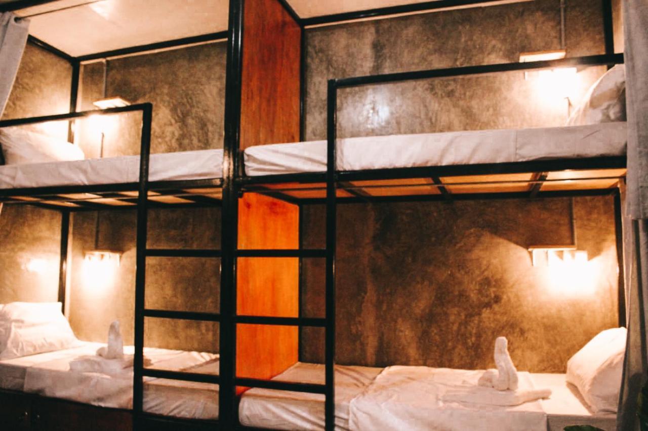 The Hangover Hostel 몰볼 외부 사진